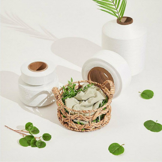 효성티앤씨가 폐페트병을 재활용해 만드는 리사이클 섬유 리젠. 효성티앤씨 제공.